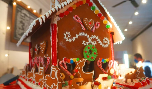bella bakery amazing gingerbread house