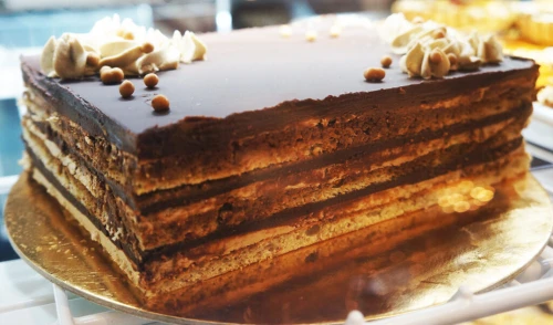 bella bakery chocolate layered ganache cake